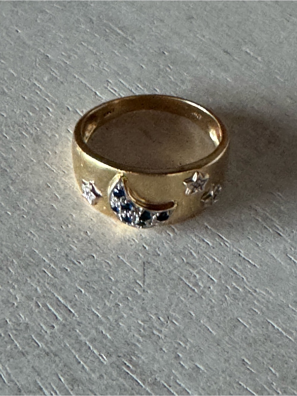 Vintage 10k gold celestial ring with sapphires and diamond chips size 8